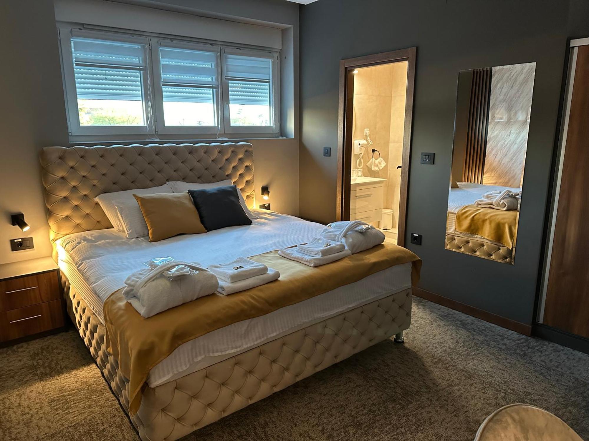 Mozaik Apartments & Spa - Modern 4-Star Apartments With Exclusive Private Spa Wellness In The City Center - Sauna, Jacuzzi, Turkish Bath - Free Parking, Wi-Fi - Rooms & Apartments Cuprija Ćuprija Exterior foto